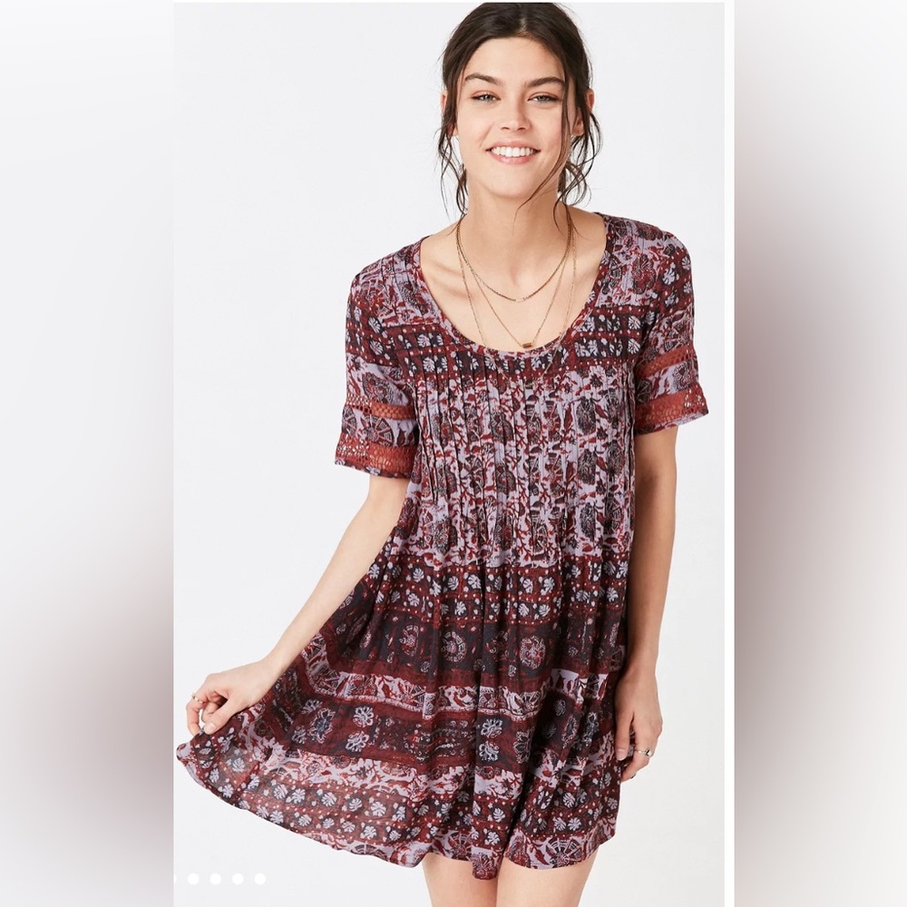 Ecote Amethyst Ivory Floral Dress